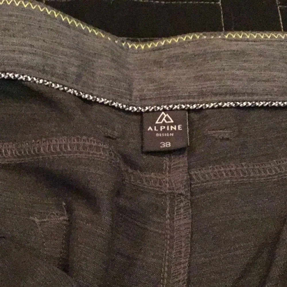 Alpine Design shorts - Picture 3 of 4
